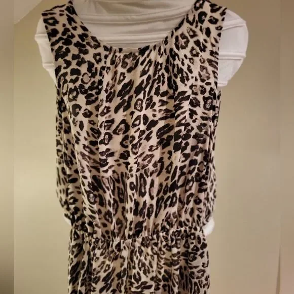 H & M 🌸NWT🌸 Leopard Print Maxi Dress  Open BACK Size 8 - Picture 4 of 12